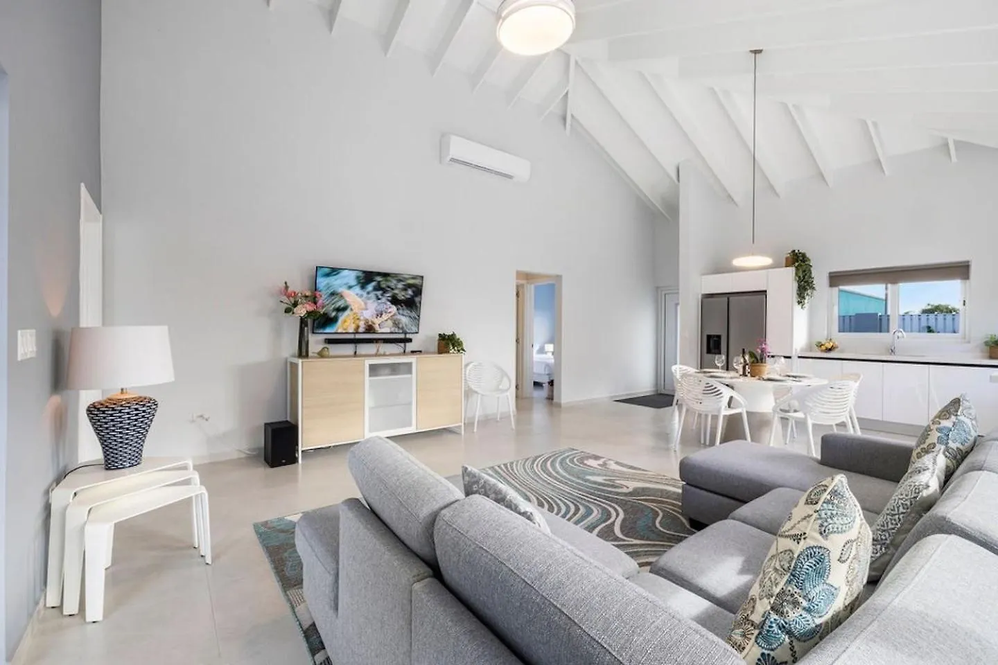 New Modern 3Bdr/2Ba Private Pool Villa Paradera 0*,  Aruba