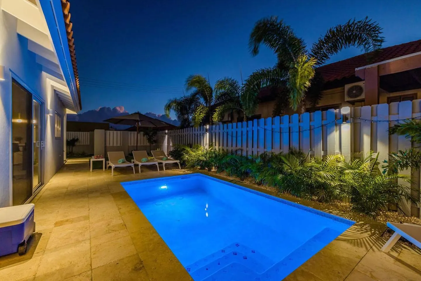 New Modern 3Bdr/2Ba Private Pool Villa Paradera